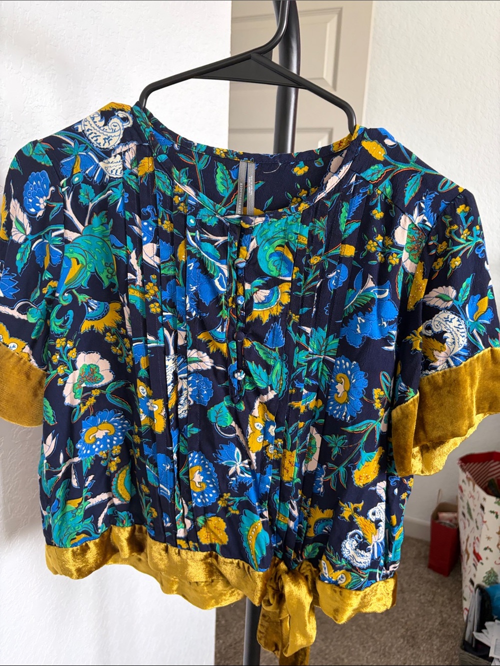 Anthropologie Navy Floral Tie-Front Crop Top with Mustard Trim